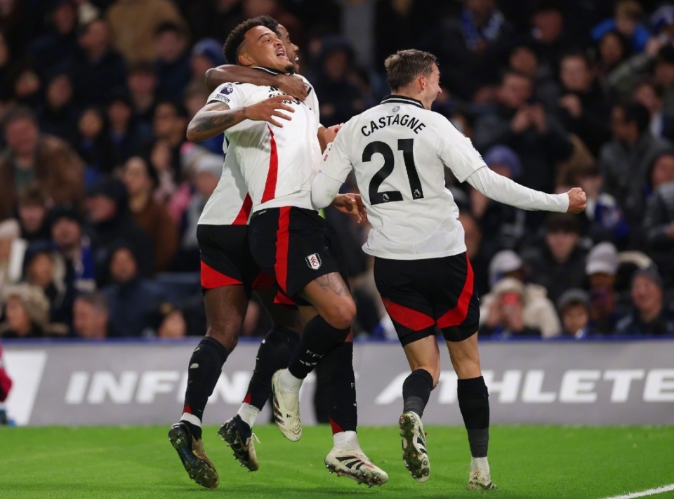 德天空：诺伊尔因肠胃感染缺席合练，乌尔比希可能替代他出场